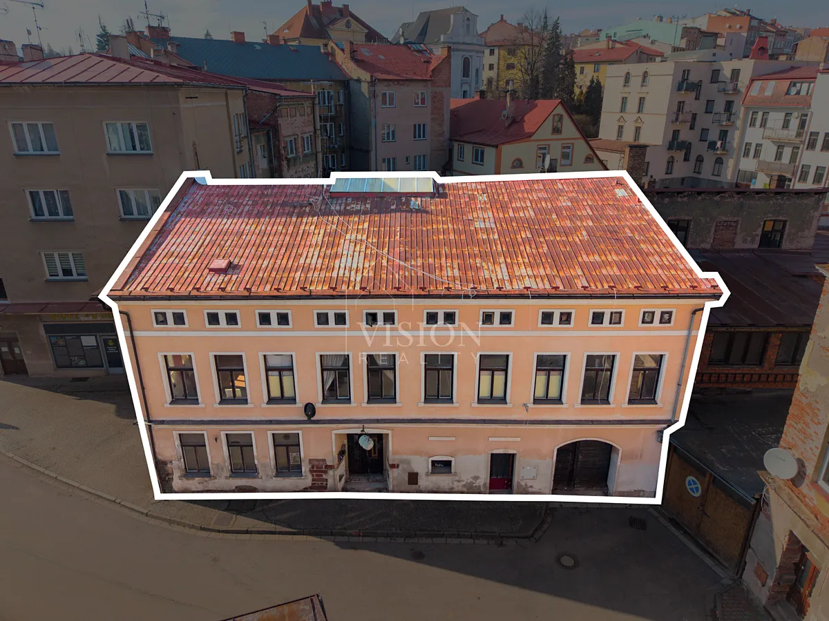 Prodej rodinného domu 421 m², pozemek 444 m²